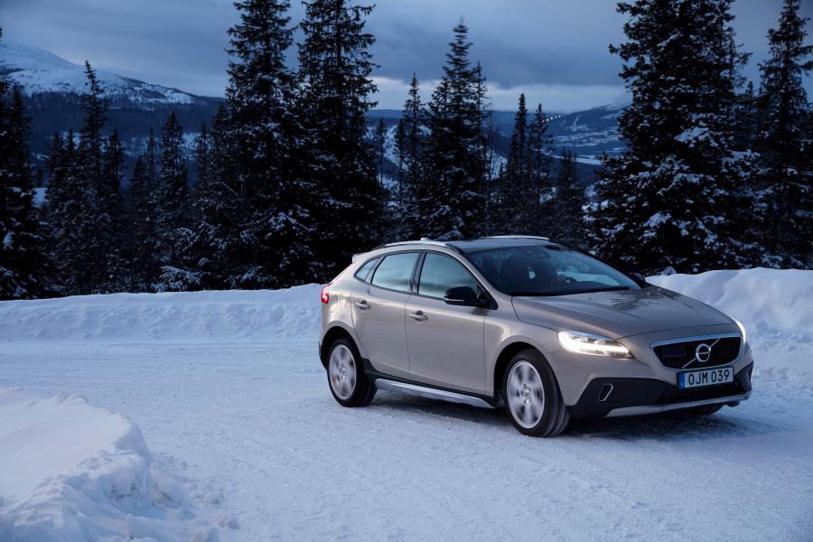  Volvo V40 T5 AWD Cross Country 2016 года  (фото 11 из 19)